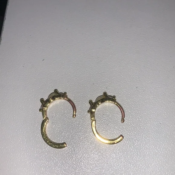 Petite opal hoop earrings - Picture 5 of 7